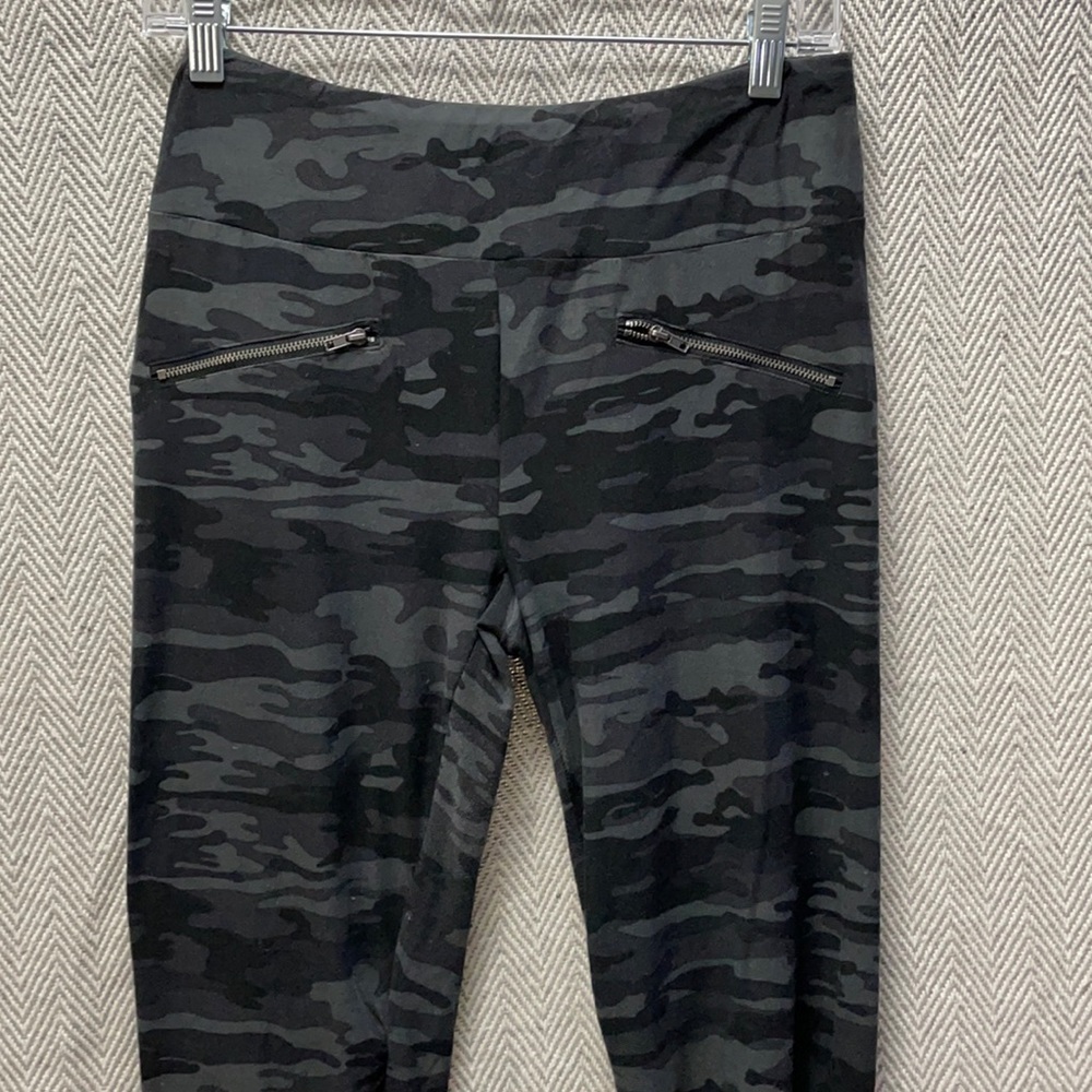 Camouflage leggings